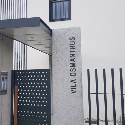Inscriptions for buildings, houses and blocks