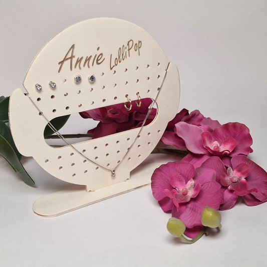 Earring stand with name